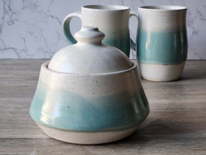 handmade pottery bowl with a domed lid with knob – perfect for sugar, tea, or spices
