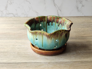 Ceramic berry colander bowl with saucer – made in Australia