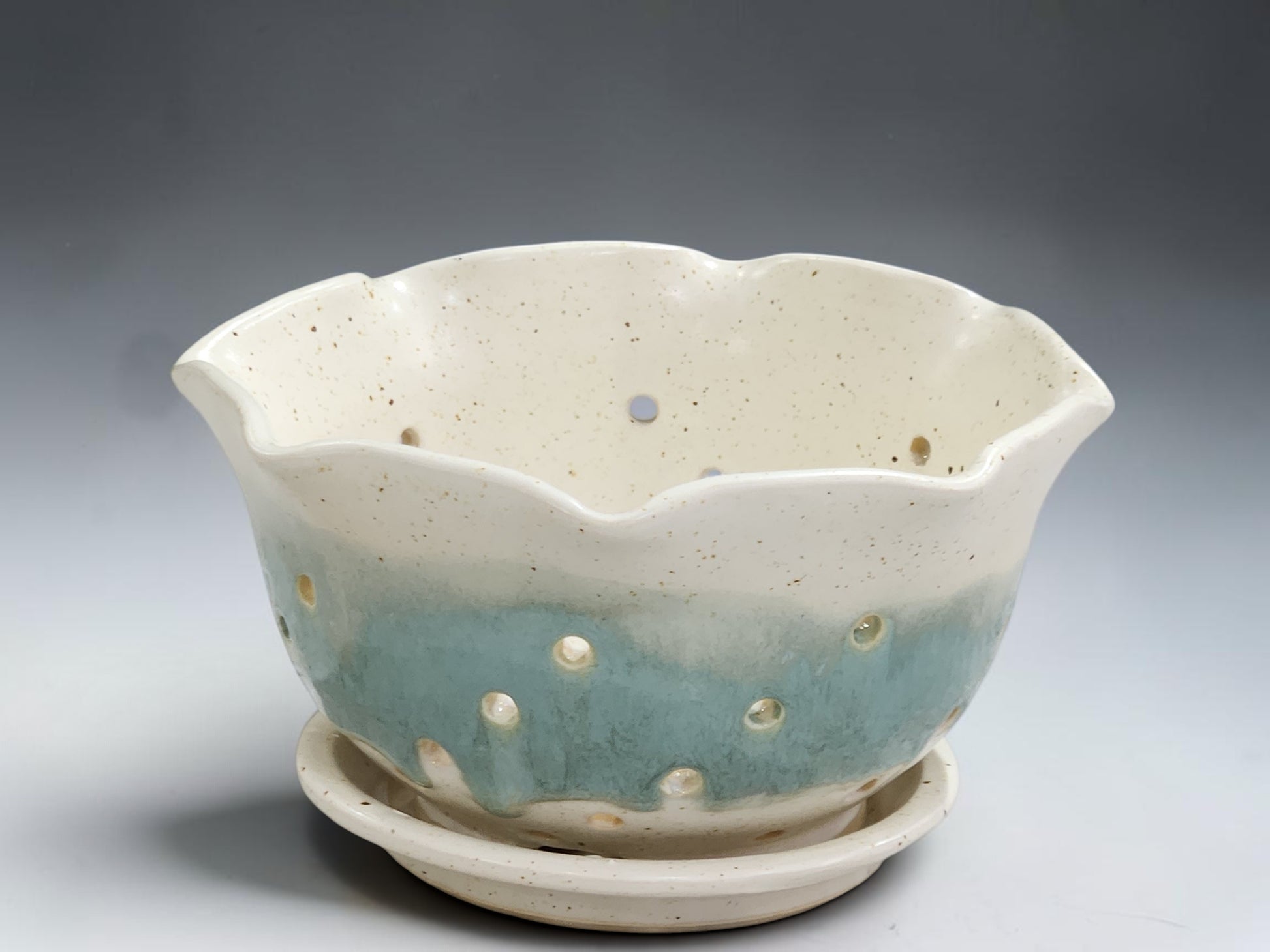 Ceramic berry bowl with scalloped rim and saucer handmade in Melbourne Australia
