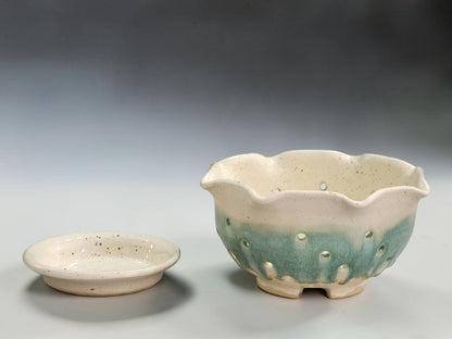 Speckled cream and spearmint green berry bowl with saucer