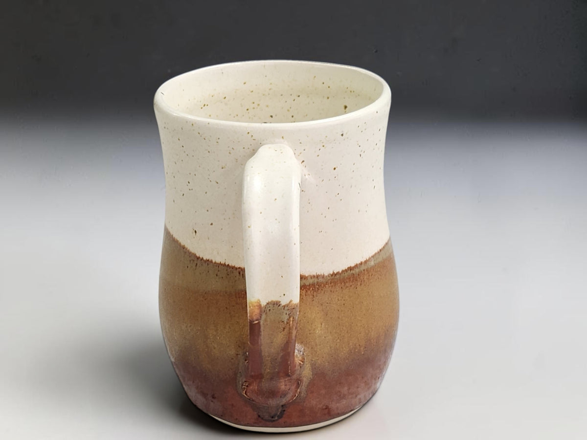 Generous 500ml pottery mug with a long comfortable curved handle