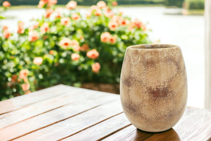 Crystalline pottery vase with agate-inspired surface