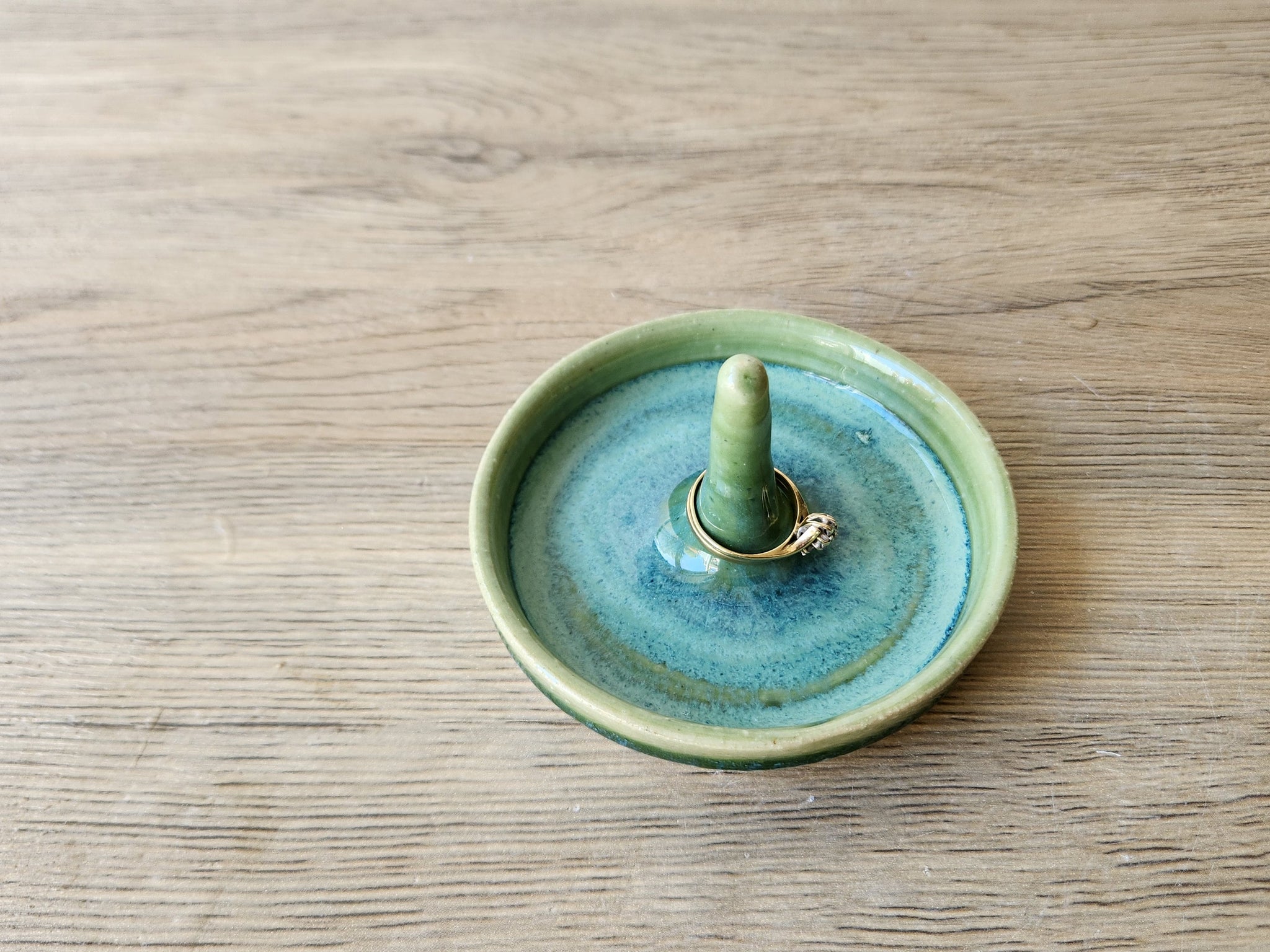 Handmade pottery ring holder - trinket bowl - Jewellery bowl - Small gift - ceramic ring dish