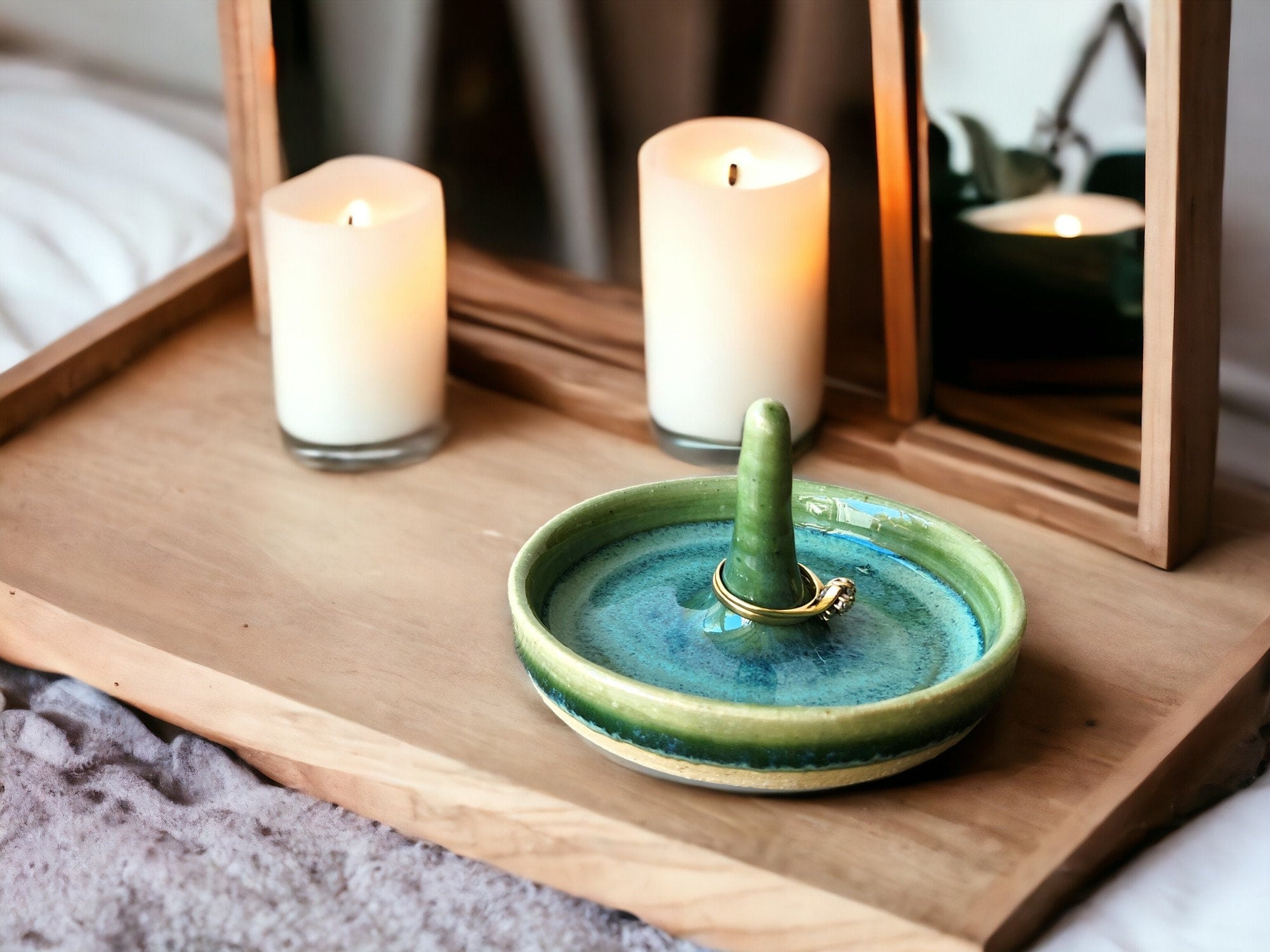 Handmade pottery ring holder - trinket bowl - Jewellery bowl - Small gift - ceramic ring dish