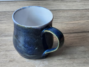 Handmade pottery mug, Ceramic mug made in Australia, coffee lovers mug, large coffee cup, 350ml cup, large teacup