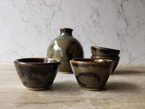 Japanese Inspired Handmade Pottery Sake Set | Handmade ceramic Sake Set with 4 cups - 400ml Sake Carafe, with 50ml Cup, Drink & Barware