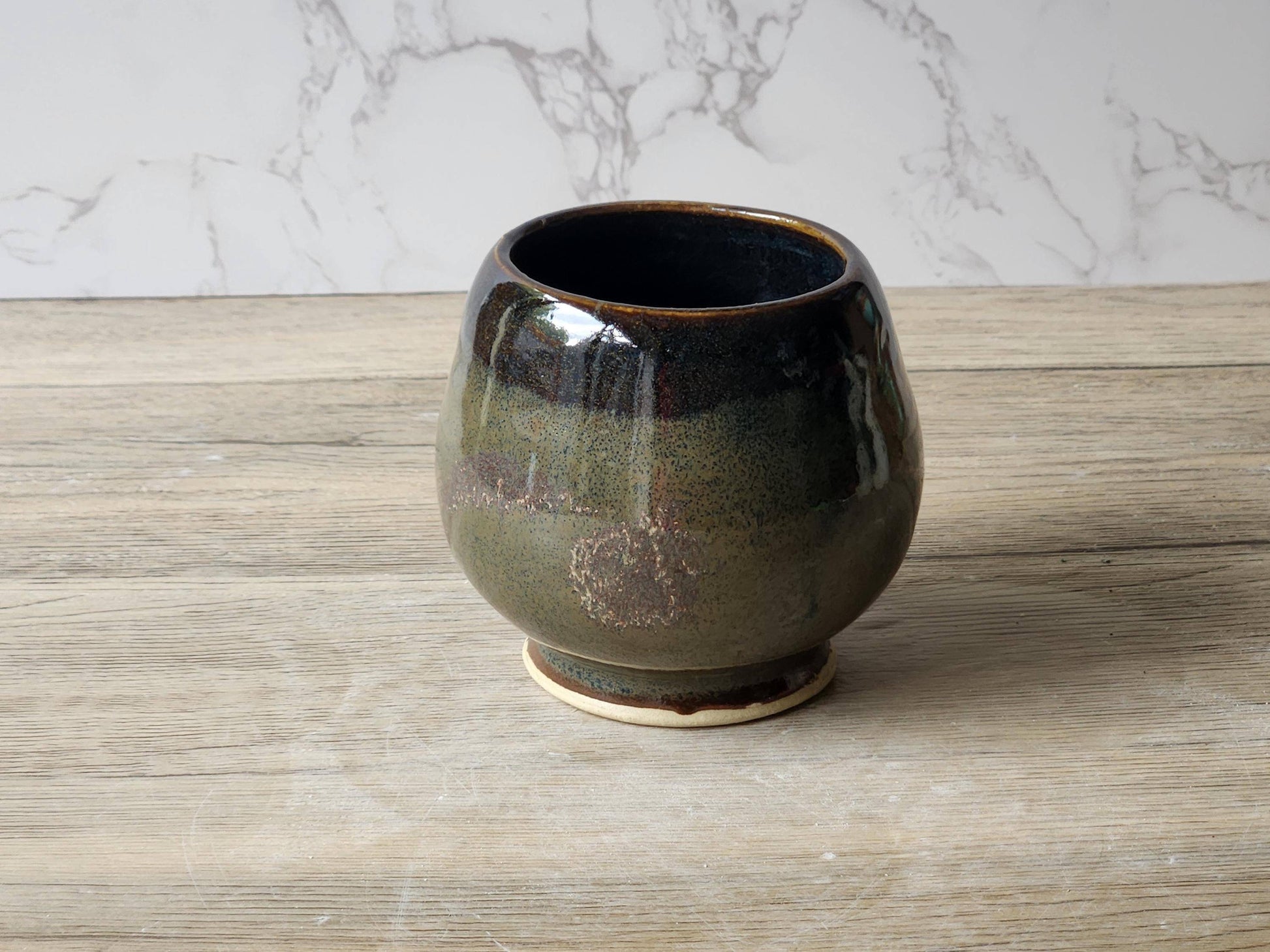 Dark glossy tenmoku glaze ceramic yunomi