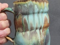 Bush Creek Handmade Pottery Mug – Red Brown Interior – 400ml