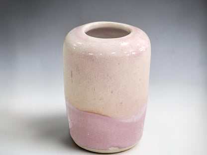 Compact pink stoneware vase measuring 6.5 cm at its widest point